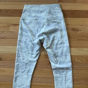 Lululemon Wunder Under 23”